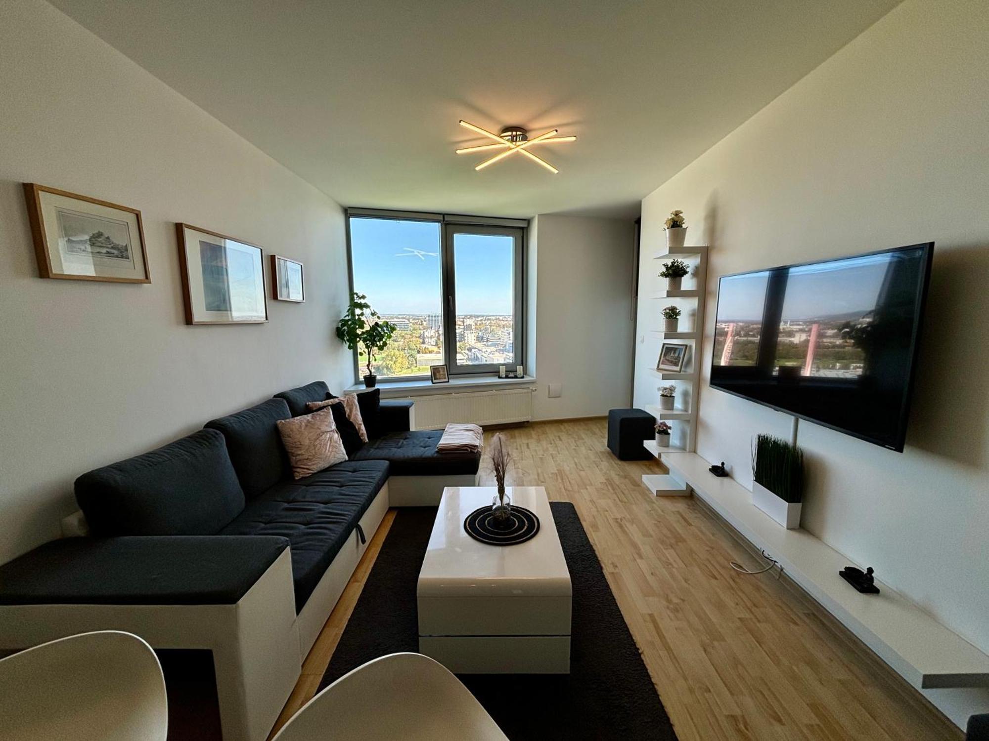 Three Towers With Beautiful View And Parking! Apartment Bratislava Exterior photo